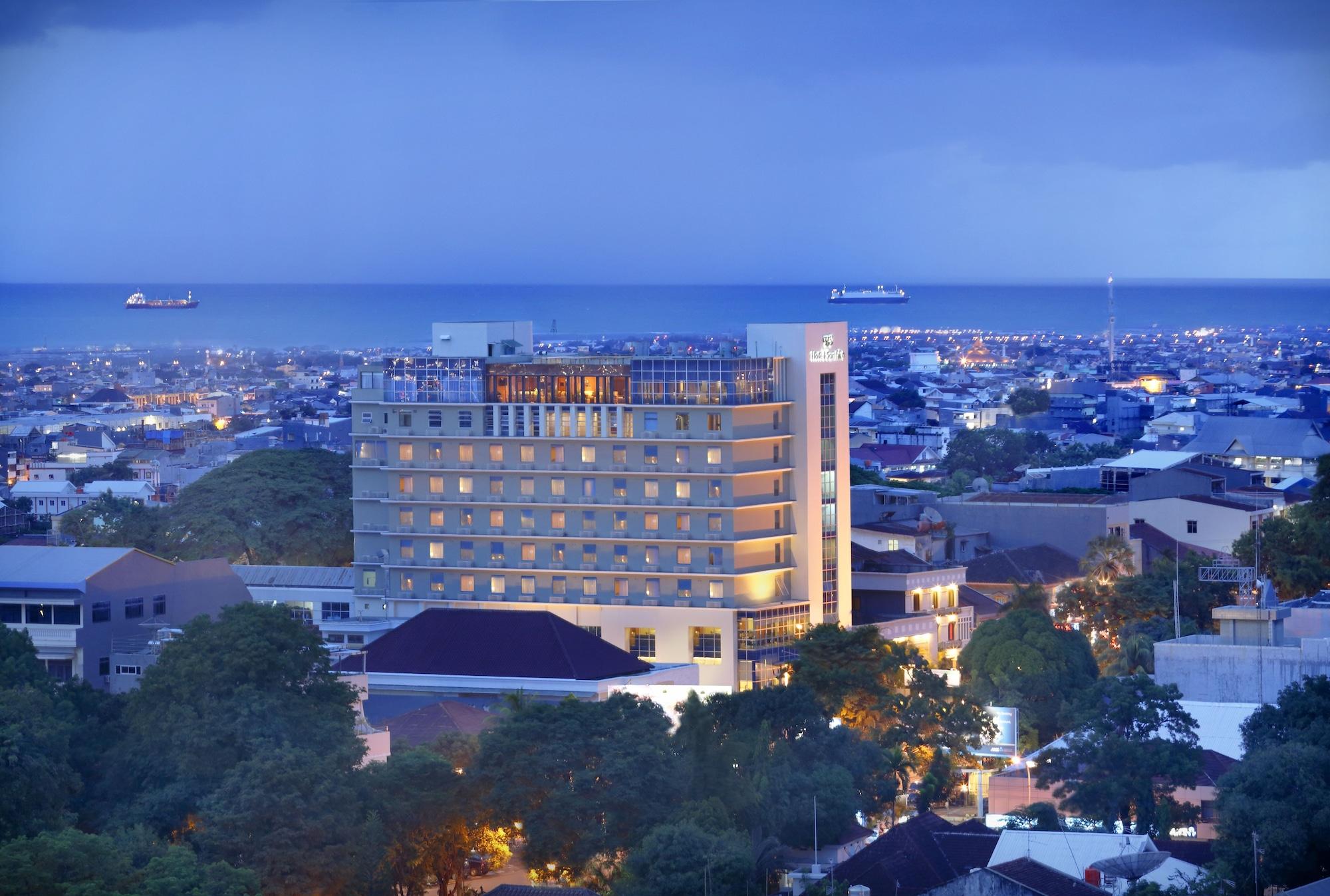 Hotel Santika Macasar Exterior foto