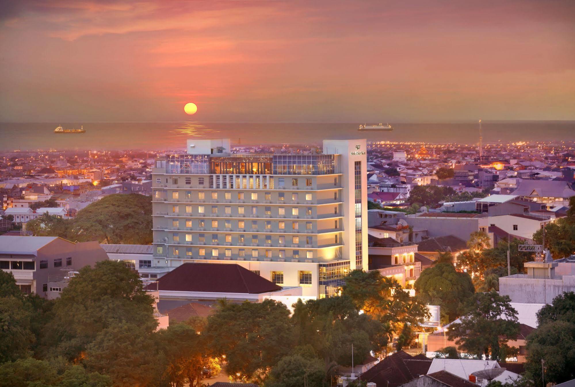 Hotel Santika Macasar Exterior foto
